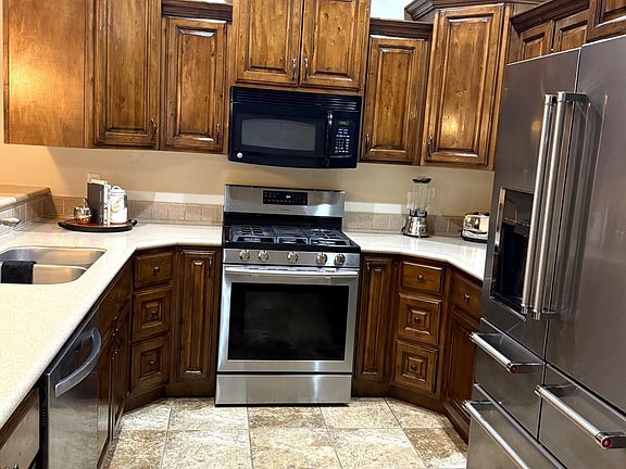 4th image of 1288 N Cedar Blvd #40