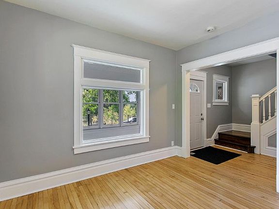 2nd image of 1053 York Ave