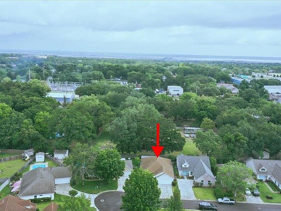 2nd image of 404 Mirabelle Dr
