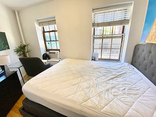 Rented by J PRESTON AND ASSOCIATES INC | media 25