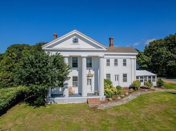 14 Hidden Shores Ln, South Dennis, MA 02660