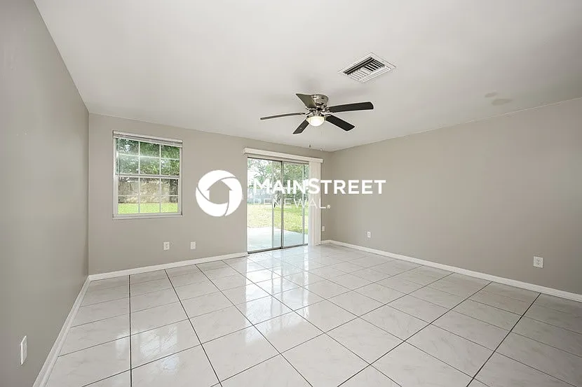 2652 Kimberly Dr — Photo 3