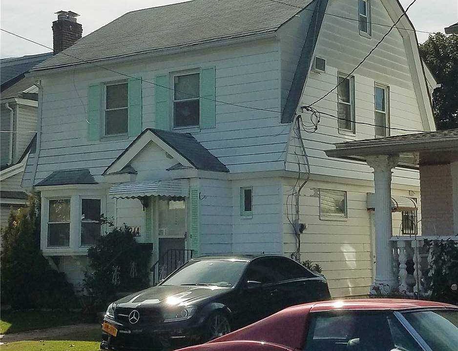 2nd image of 9214 218th St