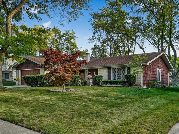 1355 Blair Ln, Hoffman Estates, IL 60169