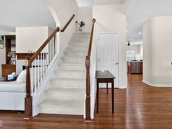 3rd image of 612 Rockport Pl