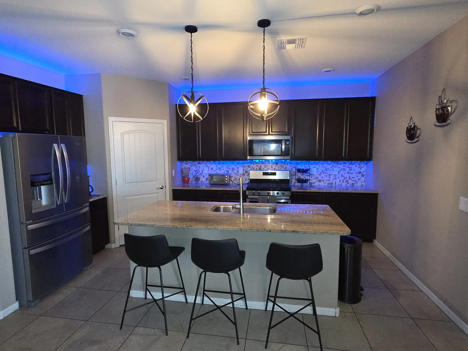 3 bed, 1465 sqft, $3,400 — Photo 4