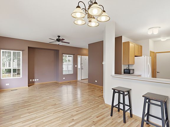 5th image of 3 Windsor Cir Unit A
