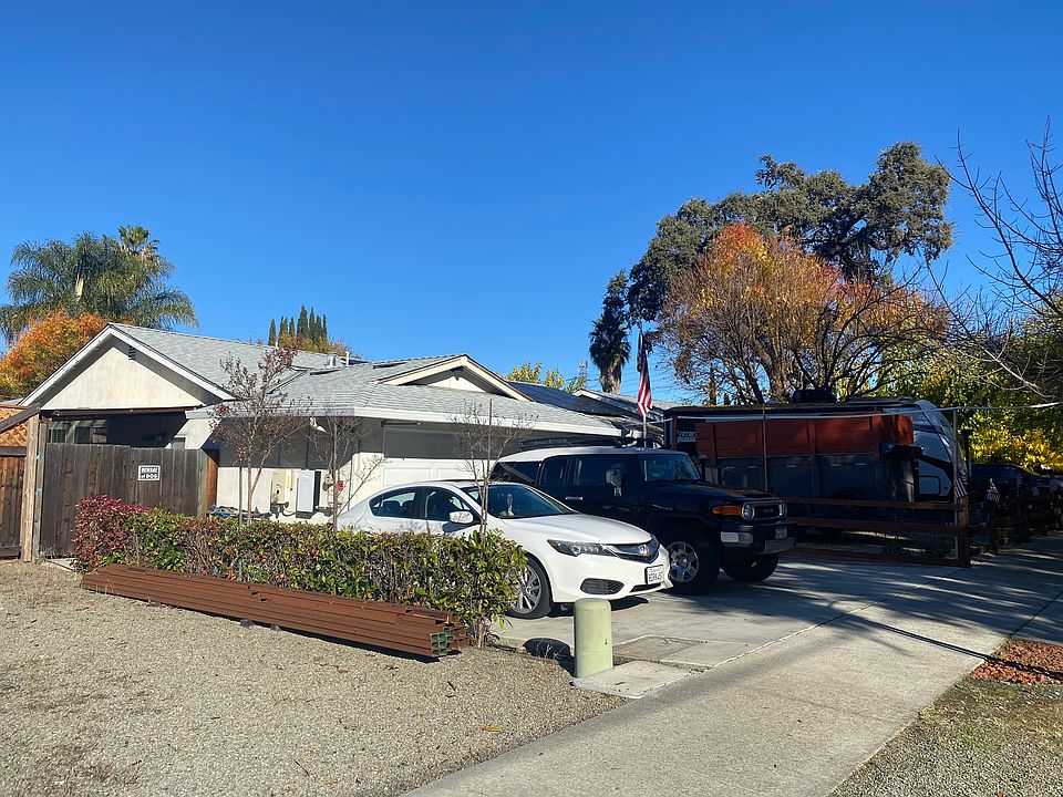 2nd image of 347 Manila Dr