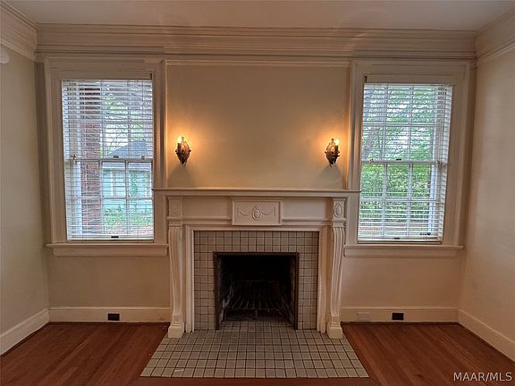 3rd image of 3356 Cloverdale Rd