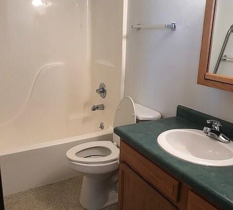 4th image of 1220 51st Ave APT 207