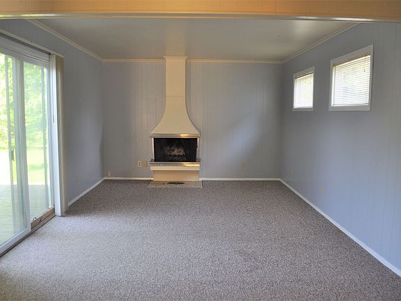 3rd image of 4122 Manor Dr