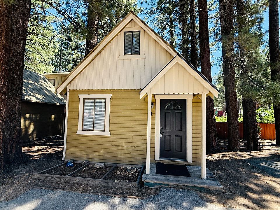1st image of 1227 Sierra Blvd #1
