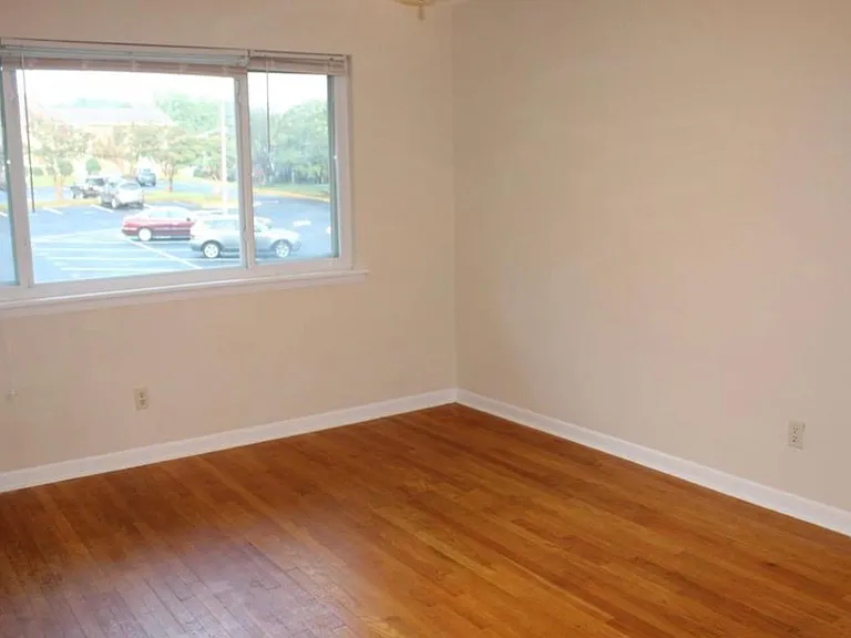 2381 Champion Ct — Photo 5