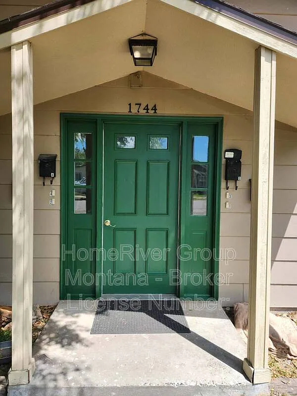 2 bed, 1.0 bath, $1,150 — Photo 1