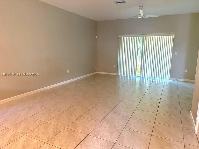 2800 NW 180th St #2800 — Photo 4