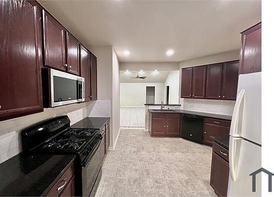 3rd image of 14922 Vinegrove Falls Ct