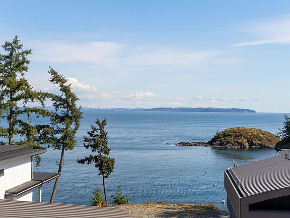 2nd image of 242 Shore Ln
