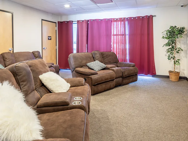 325 Campus Dr #104 — Photo 23