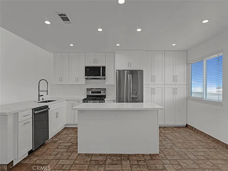 630 Island View Cir — Photo 10