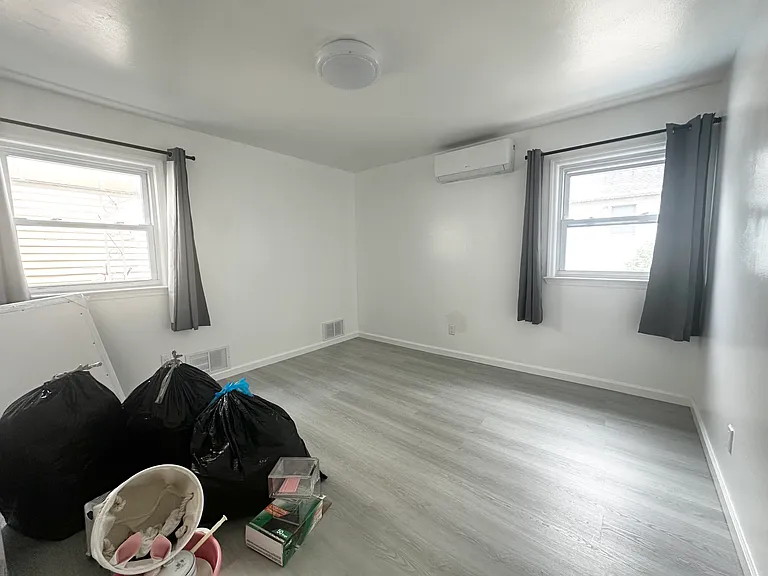 56 Ionia Ave #1 — Photo 4