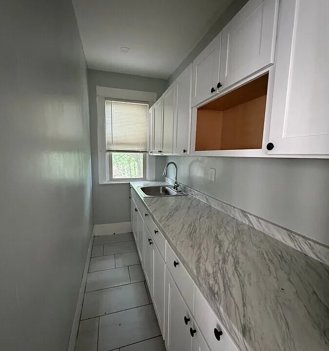 918 Winchester Ave #2