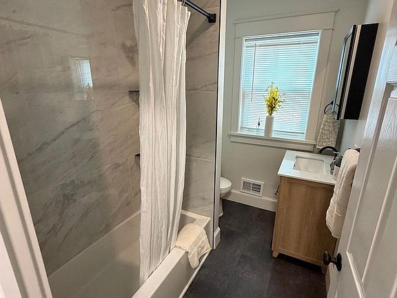 3rd image of 338 Ruby St