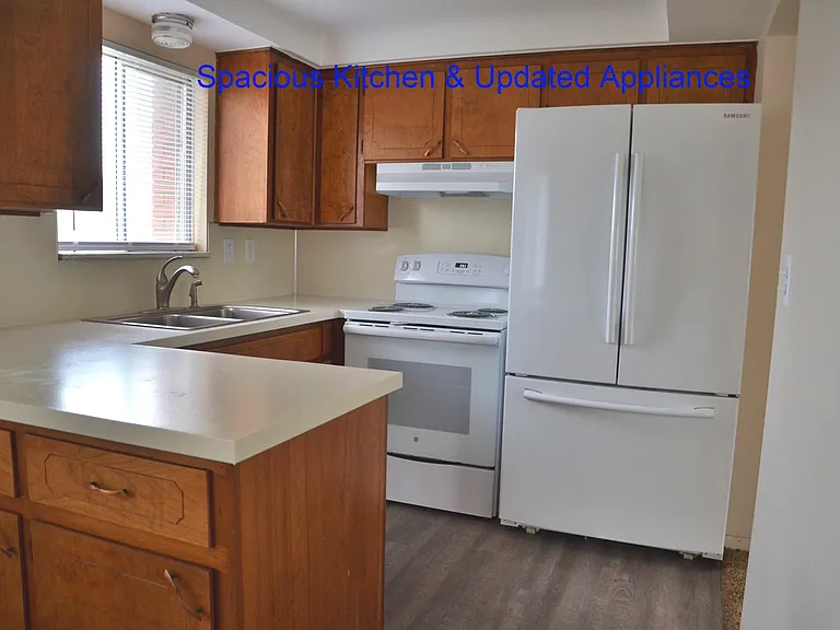 5447 Chicago Rd — Photo 3