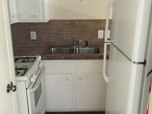 4th image of 2626 E Bayshore Dr