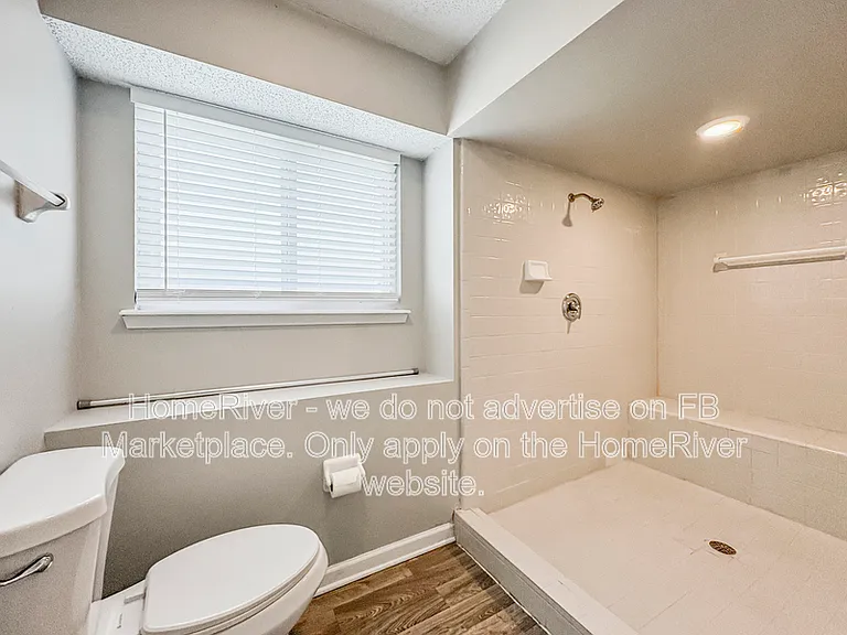 7966 Amandas Crossing Dr E — Photo 13