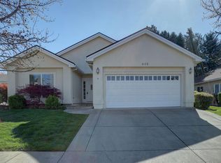 625 Fernwood Dr, Medford, OR