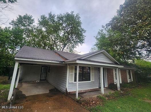 2nd image of 1626 Brookhaven Dr