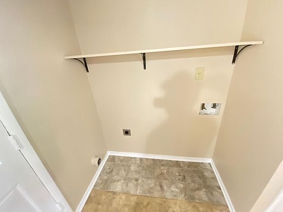 4th image of 2252 Birken Dr