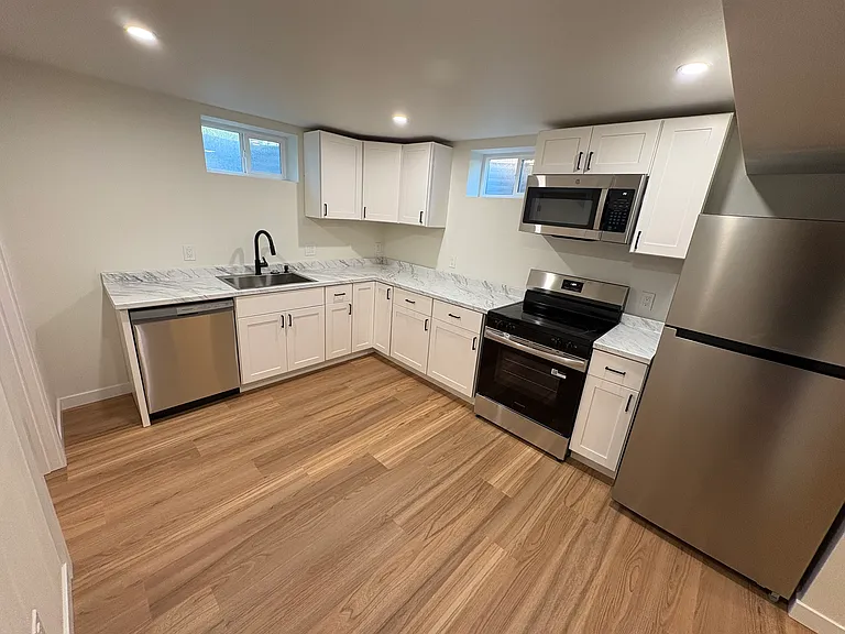 3378 W Saratoga Ave — Photo 2