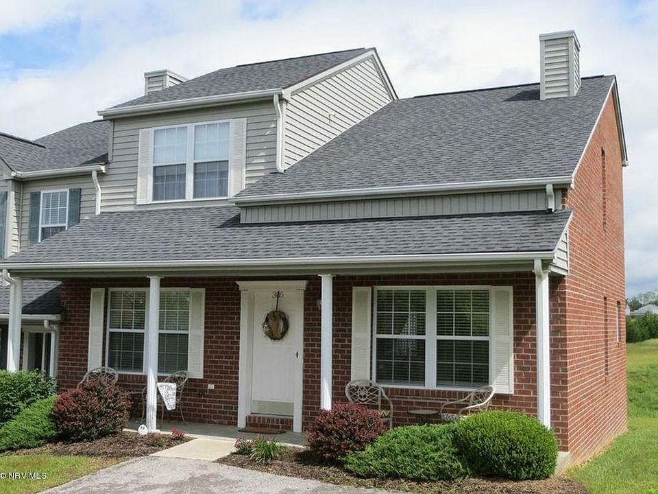 1st image of 305 Oak Tree Blvd, Nw