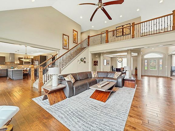 3rd image of 7307 Shinnecock Dr