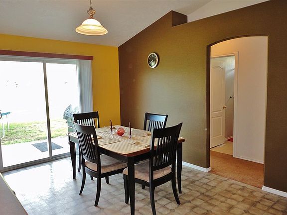 5th image of 4228 Montgomery Ln