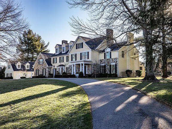 2nd image of 9780 Fox Hollow Ln