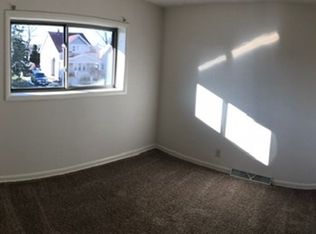2226 S 89th St APT 4, West Allis, WI 53227