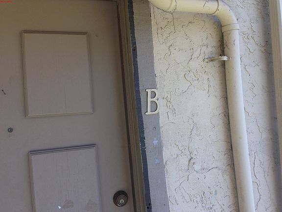 2nd image of 915 N Fig St APT B