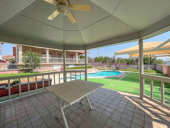 5th image of 463 Cerrito Dr