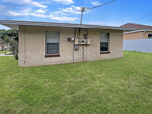 2nd image of 328 Cape Coral Pkwy W APT 2