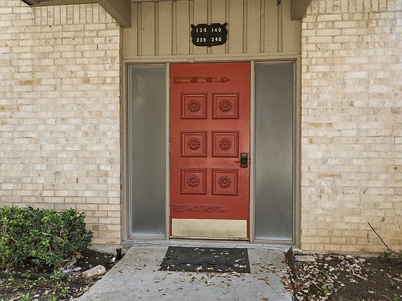3rd image of 4320 Bellaire Dr S APT 240W