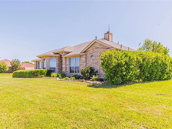 3rd image of 605 Lake Shadow Dr