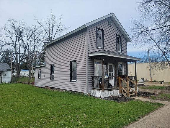2nd image of 204 S Kalamazoo St