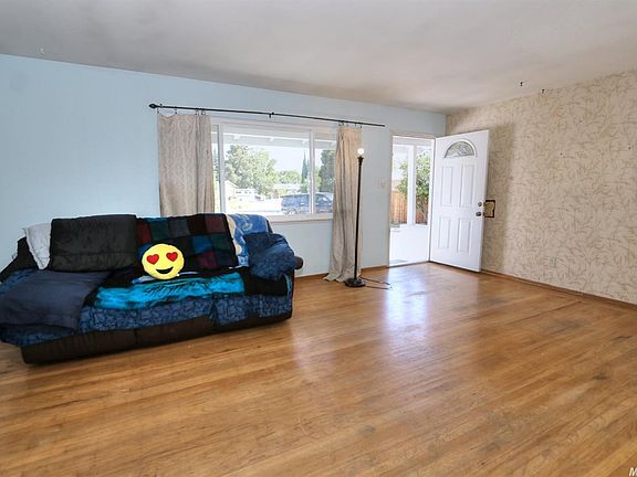 3rd image of 4540 Oxbow Dr