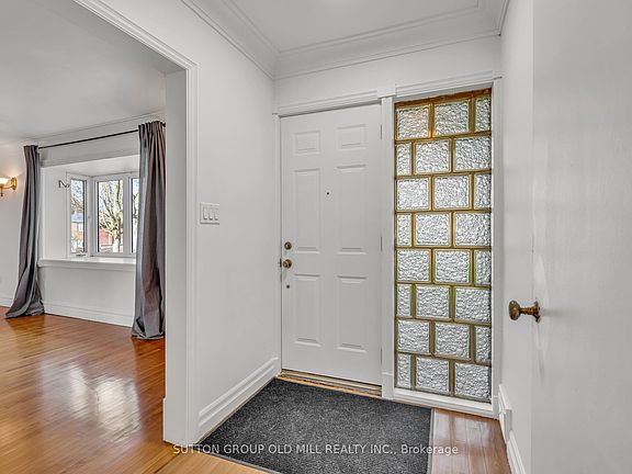 3rd image of 29 Robin Hood Rd