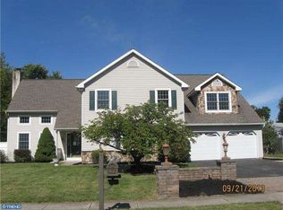 1240 Manor Dr, Warminster, PA 18974