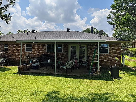 4th image of 1308 Hillside Dr