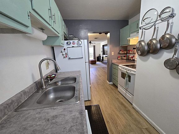 5th image of 2325 W Pensacola St APT 105