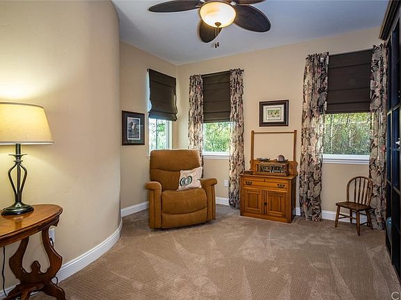 5th image of 1016 Katrina Ct